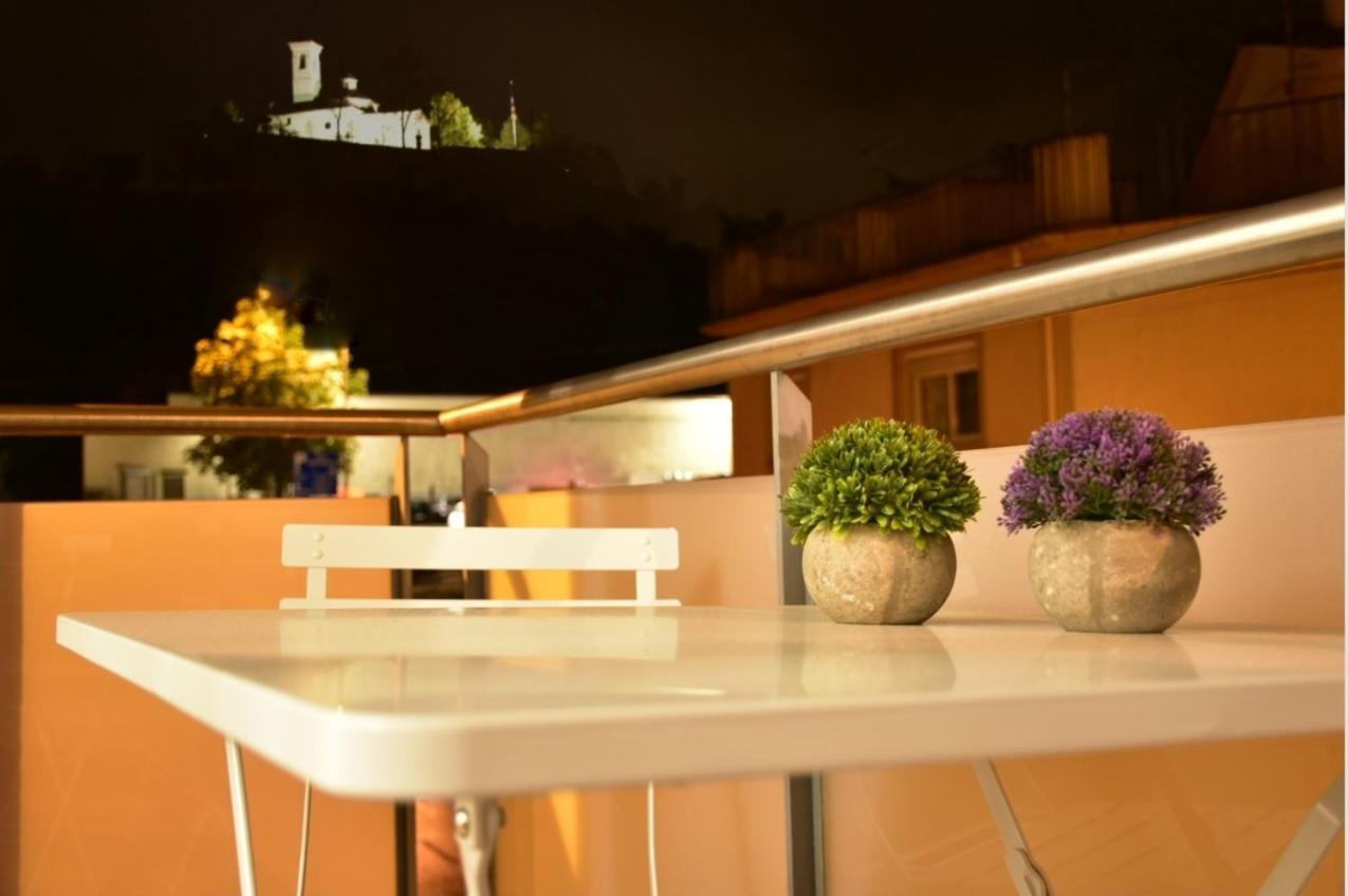 Apartament Gredera Олот Екстериор снимка